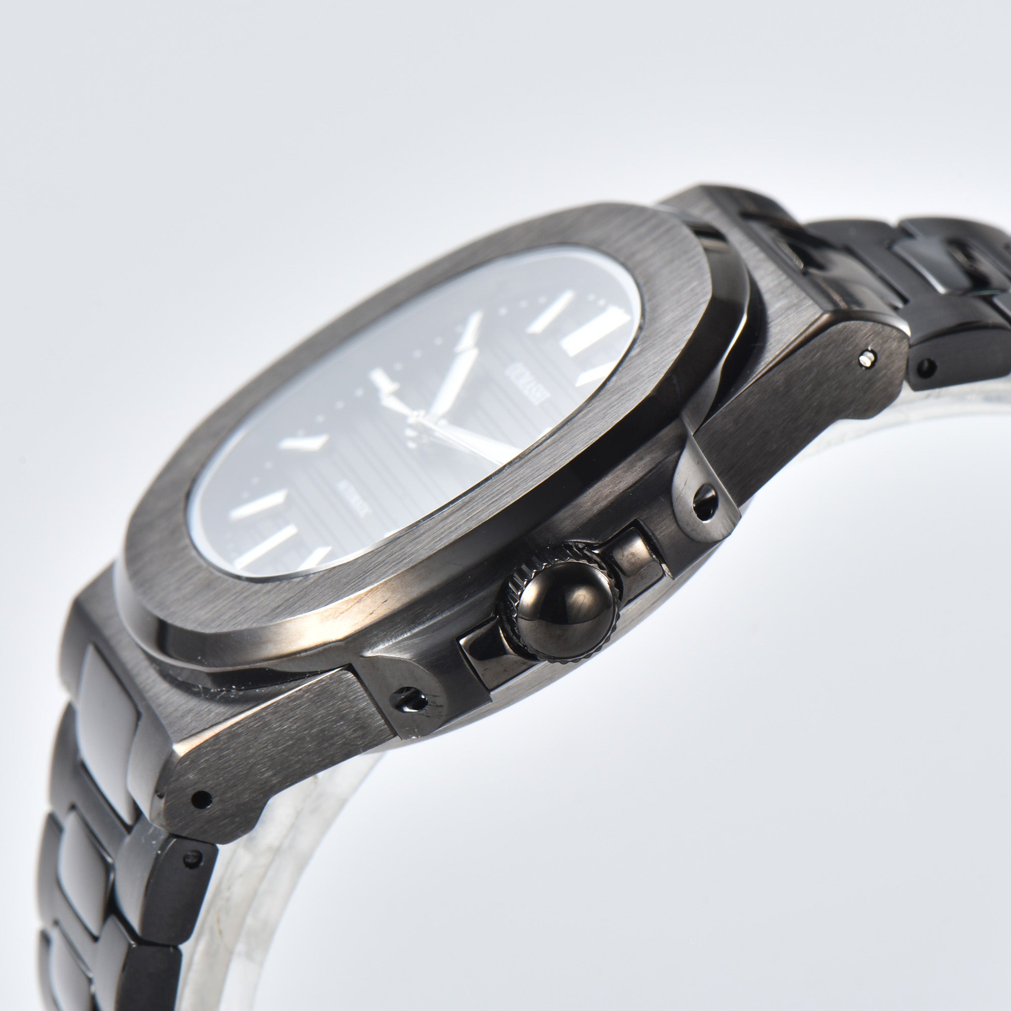 Nautilus Black