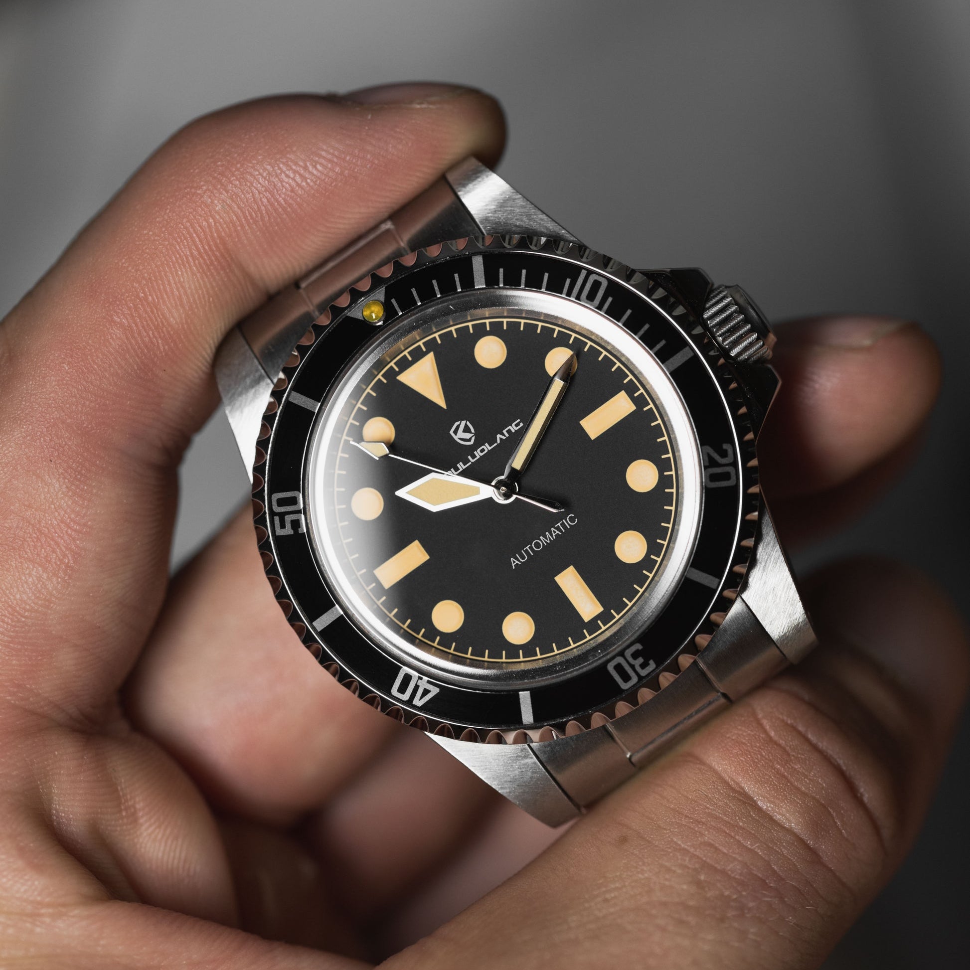 BLACK VINTAGE DIVER