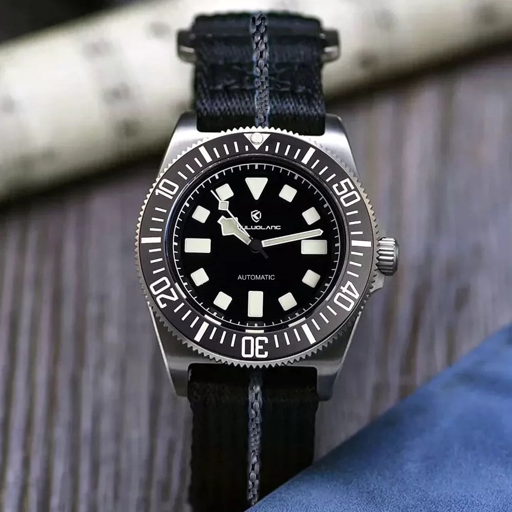 Titanium diving watch Black