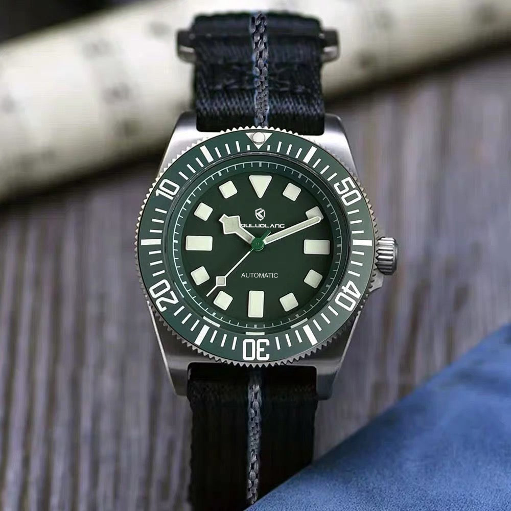 Titanium diving watch Green