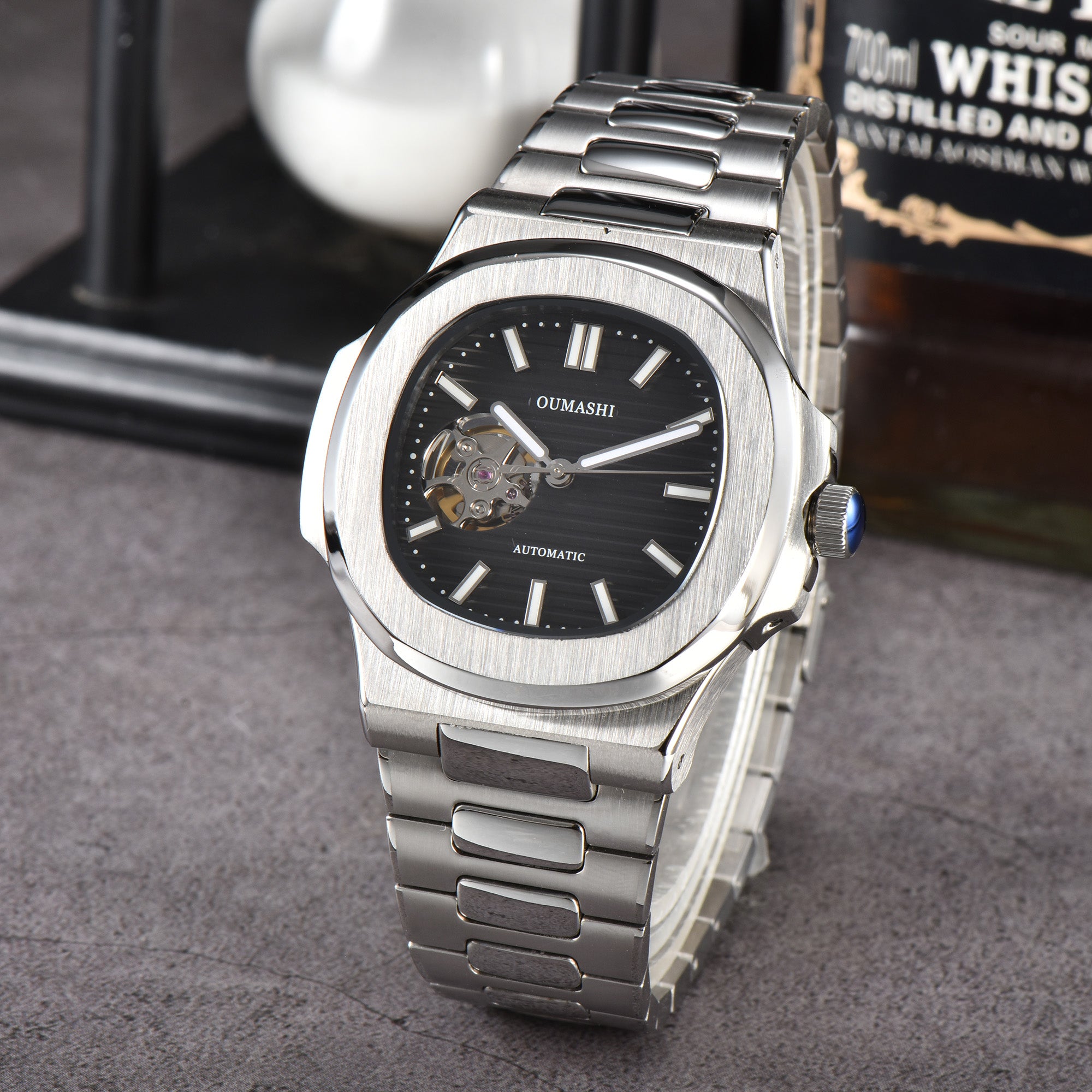 Nautilus Black NH38