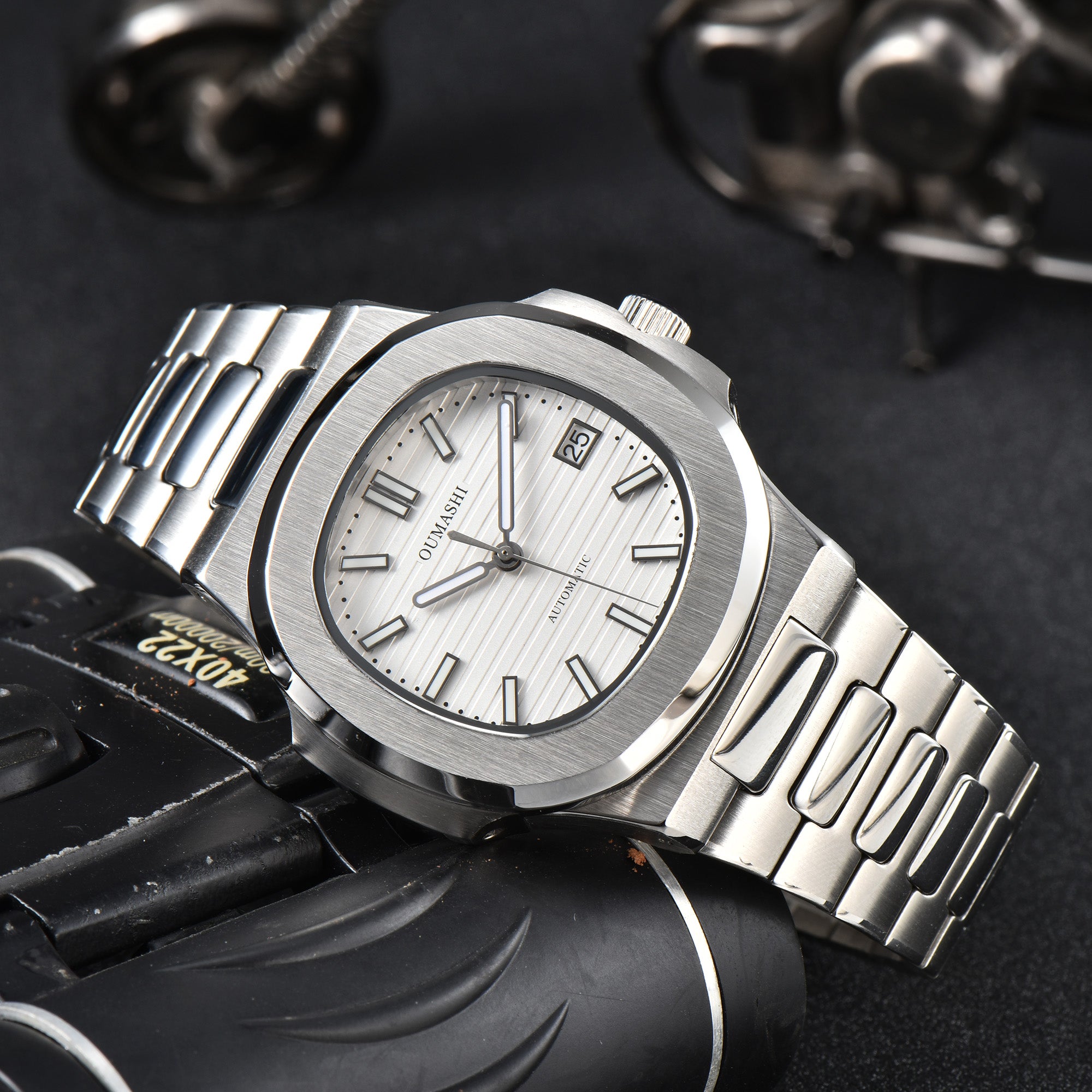 Nautilus White