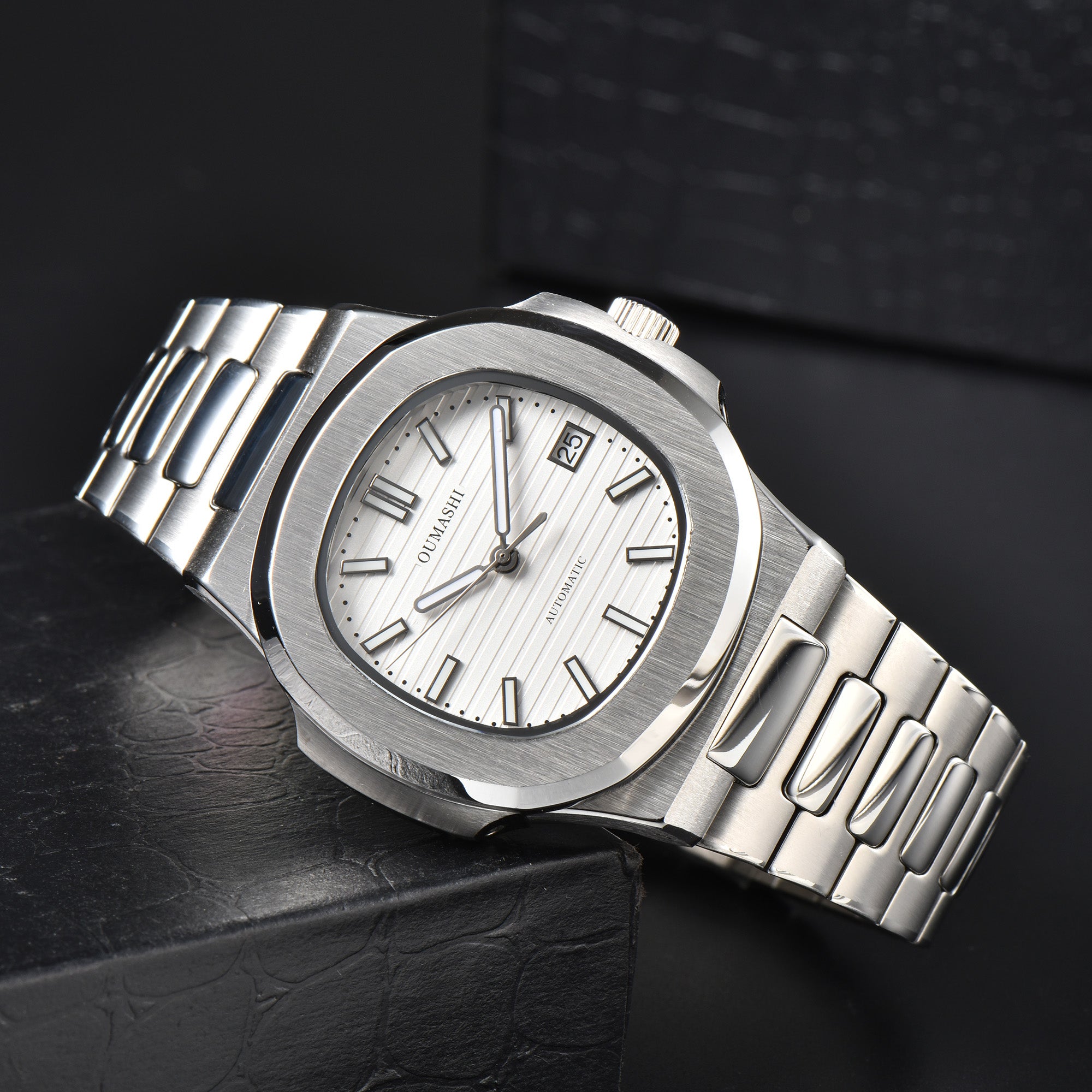 Nautilus White