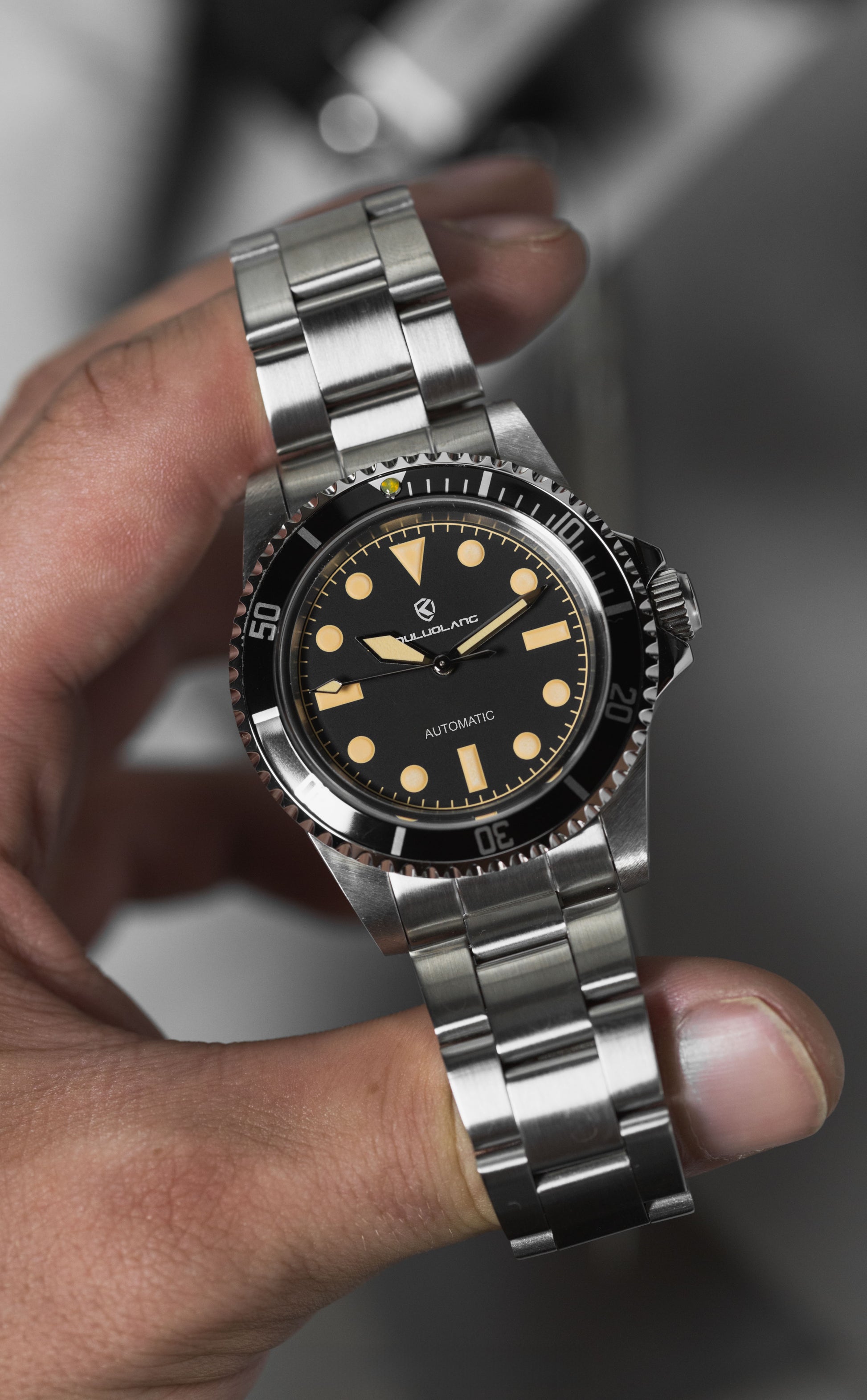 BLACK VINTAGE DIVER